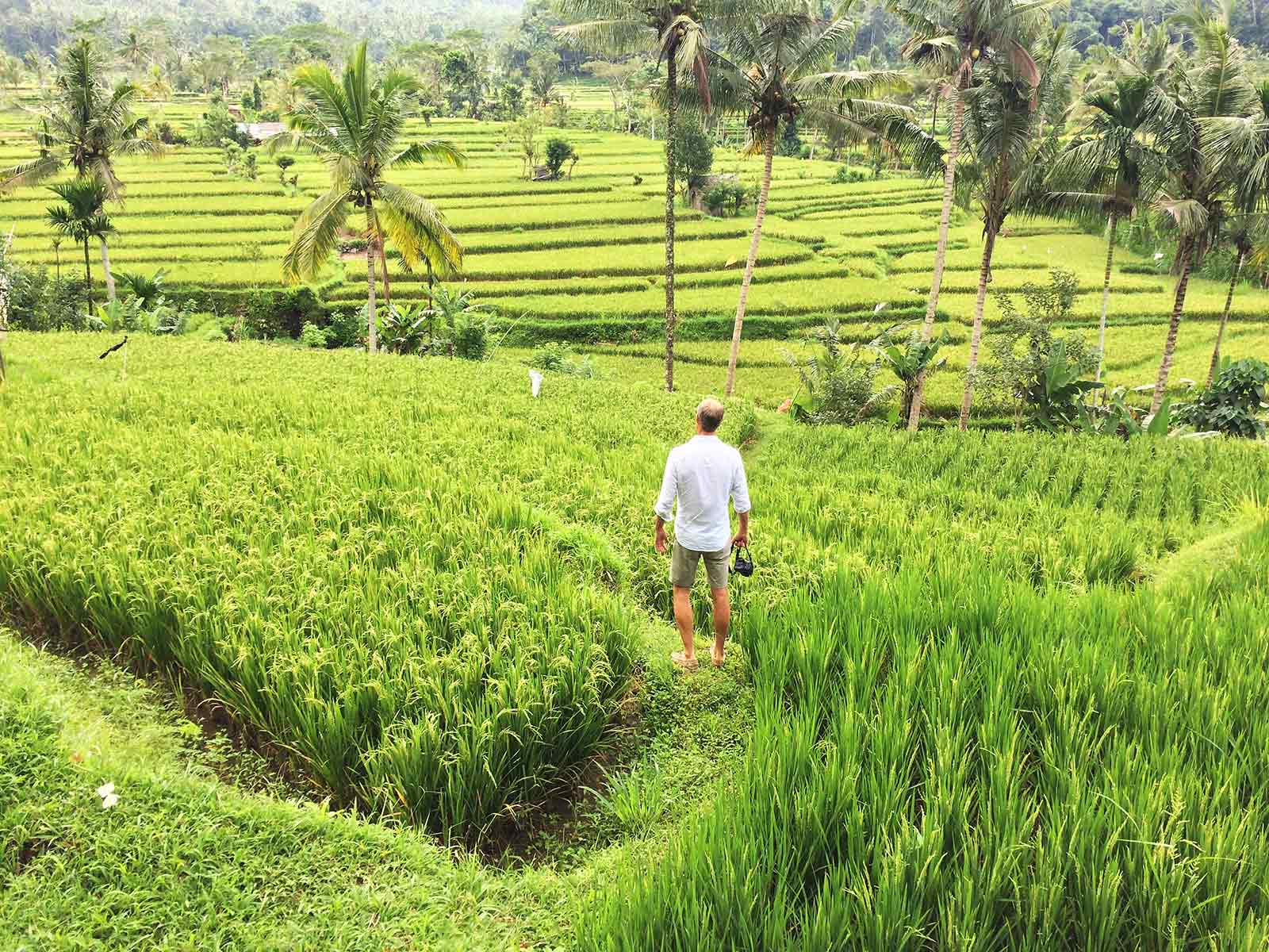 tips voor duurzaam toerisme henk in sawa op bali
